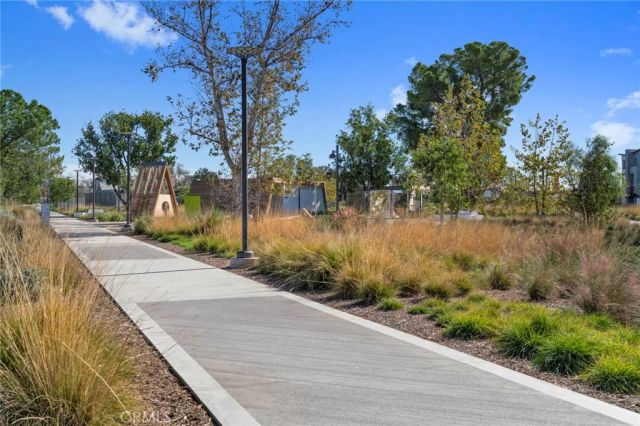 120 Frame, Irvine, CA 92618
