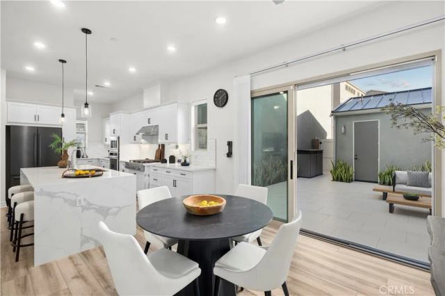 120 Frame, Irvine, CA 92618