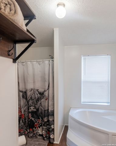 153 Davie, Marion, TX 78124