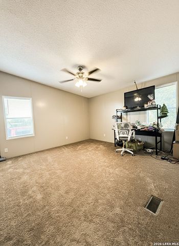 153 Davie, Marion, TX 78124