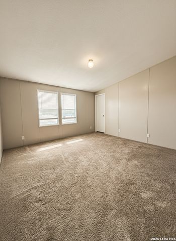 153 Davie, Marion, TX 78124