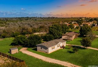 153 Davie, Marion, TX 78124