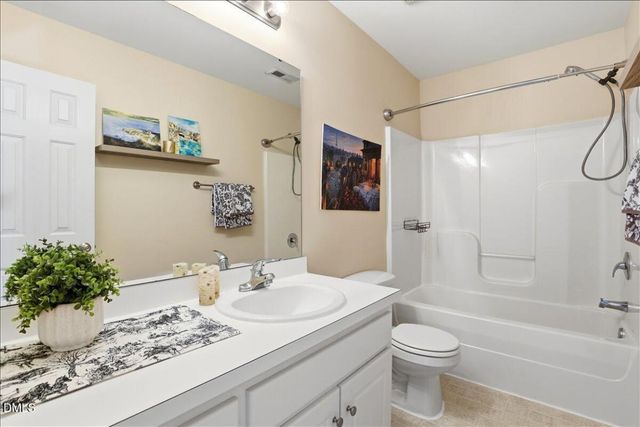 215 W Moss Creek Drive, Clayton, NC 27520