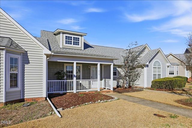 215 W Moss Creek Drive, Clayton, NC 27520