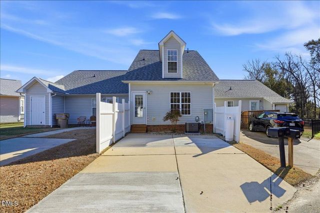 215 W Moss Creek Drive, Clayton, NC 27520