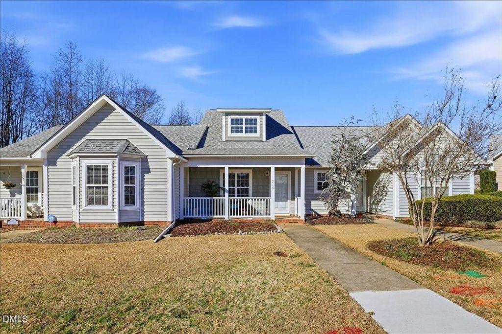 215 W Moss Creek Drive, Clayton, NC 27520