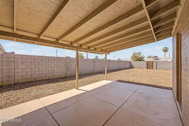 808 E DESERT Drive N, Phoenix, AZ 85042