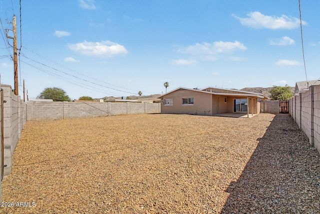 808 E DESERT Drive N, Phoenix, AZ 85042