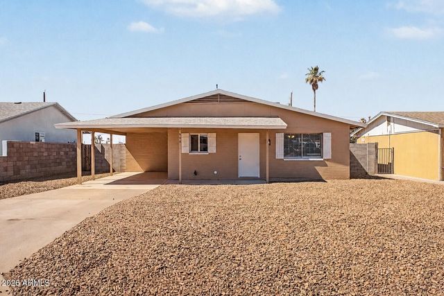 808 E DESERT Drive N, Phoenix, AZ 85042