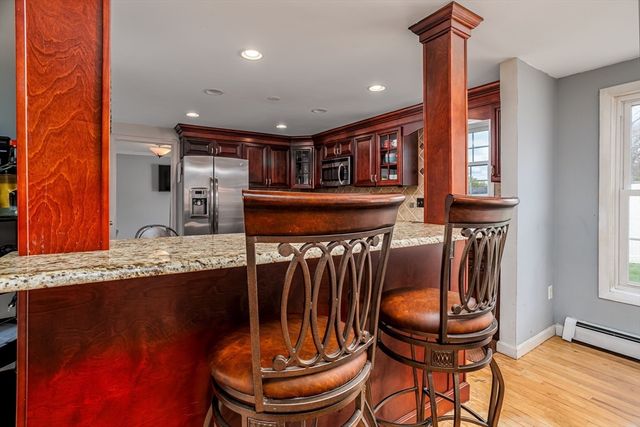 100 Shawna St, Fitchburg, MA 01420