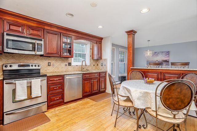 100 Shawna St, Fitchburg, MA 01420