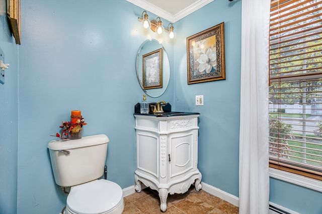 100 Shawna St, Fitchburg, MA 01420