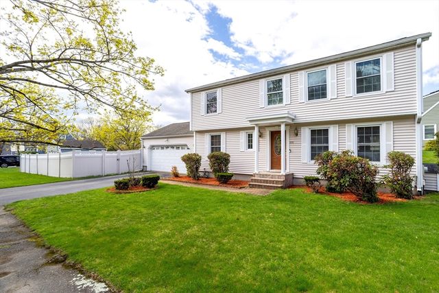 100 Shawna St, Fitchburg, MA 01420