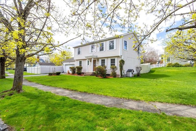 100 Shawna St, Fitchburg, MA 01420