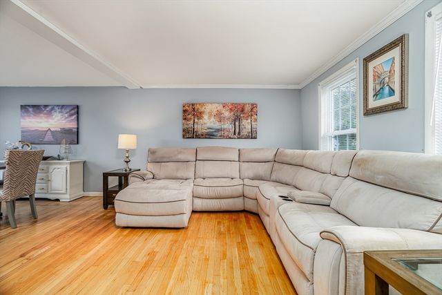 100 Shawna St, Fitchburg, MA 01420