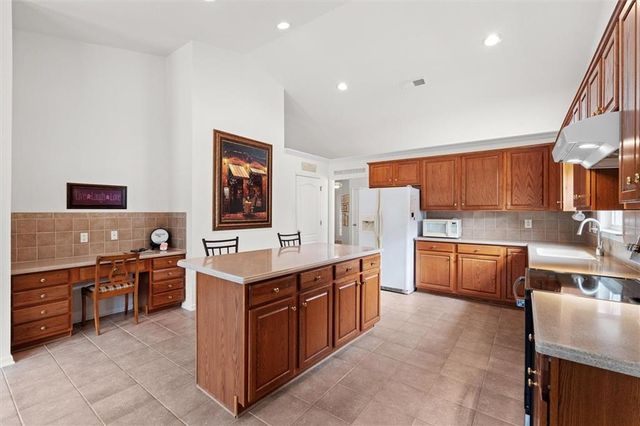 1092 S Creek Dr, Villa Rica, GA 30180