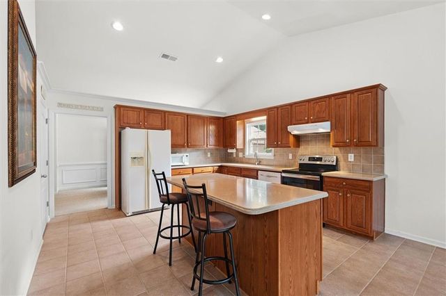 1092 S Creek Dr, Villa Rica, GA 30180