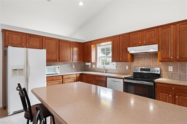 1092 S Creek Dr, Villa Rica, GA 30180