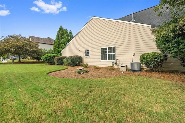1092 S Creek Dr, Villa Rica, GA 30180