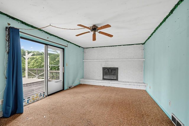 5320 S Tuckaway DRIVE, Greenfield, WI 53221