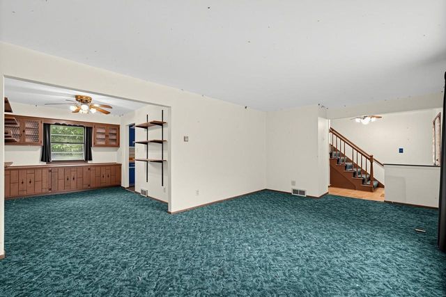 5320 S Tuckaway DRIVE, Greenfield, WI 53221