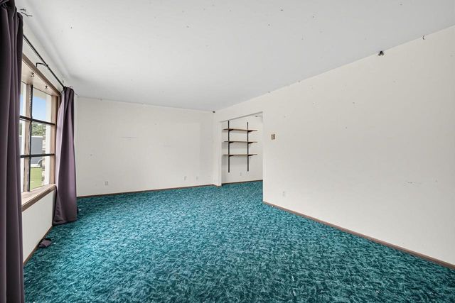 5320 S Tuckaway DRIVE, Greenfield, WI 53221