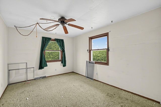 5320 S Tuckaway DRIVE, Greenfield, WI 53221