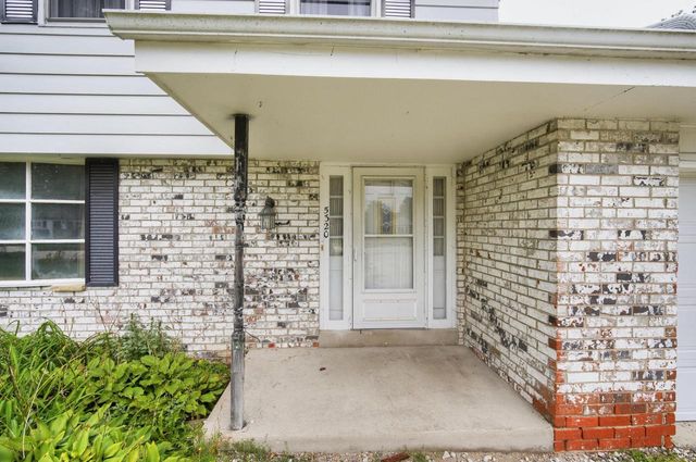 5320 S Tuckaway DRIVE, Greenfield, WI 53221