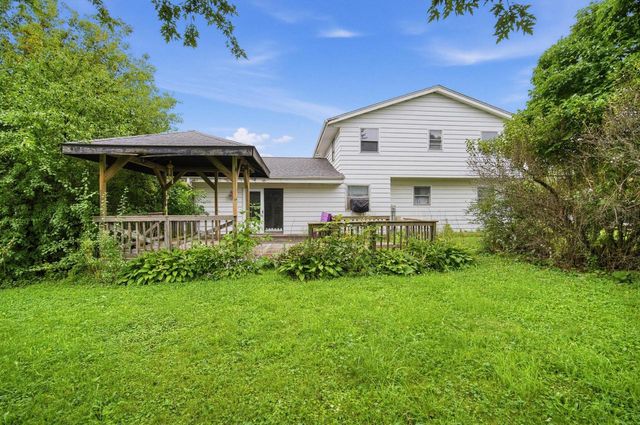 5320 S Tuckaway DRIVE, Greenfield, WI 53221