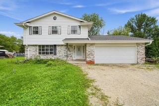 5320 S Tuckaway DRIVE, Greenfield, WI 53221