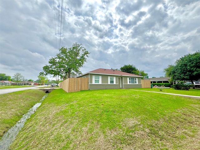 13034 Peoria Street, Houston, TX 77015