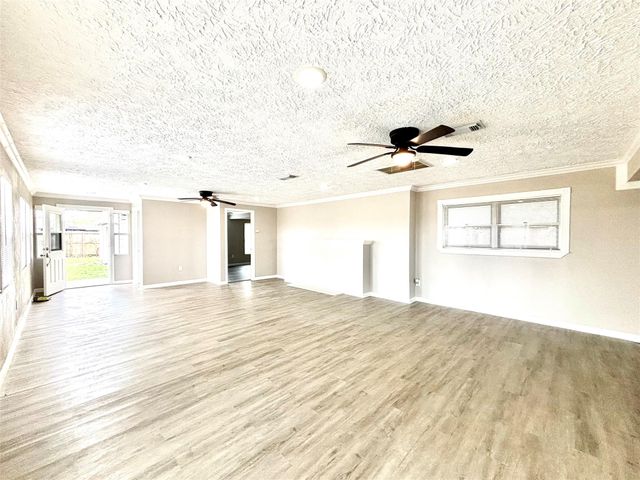 13034 Peoria Street, Houston, TX 77015