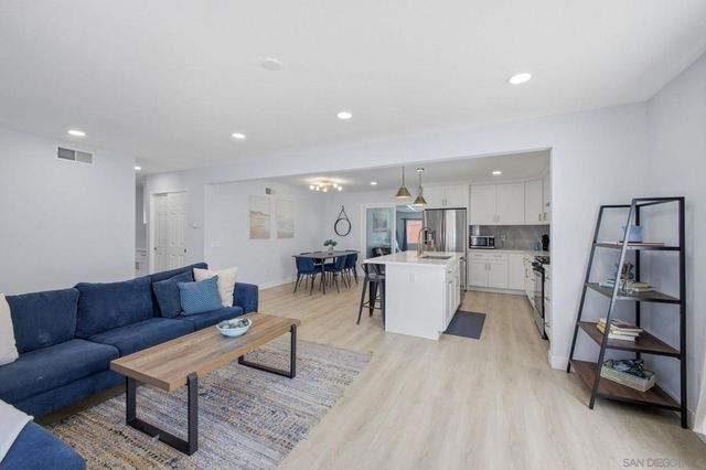 11131 Tyrolean Way, San Diego, CA 92126