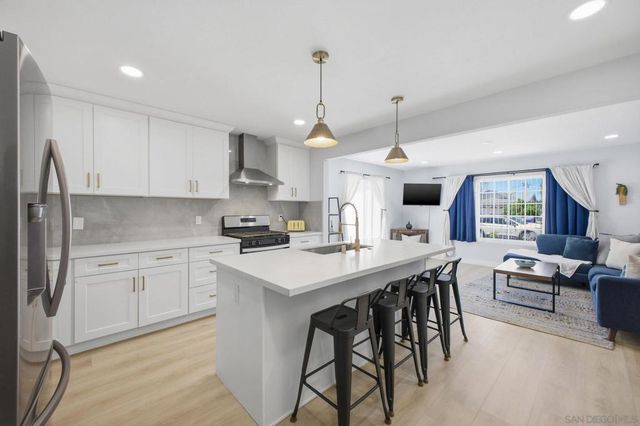 11131 Tyrolean Way, San Diego, CA 92126