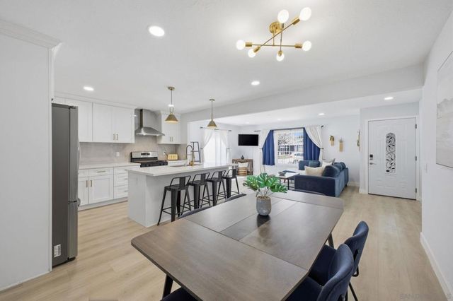 11131 Tyrolean Way, San Diego, CA 92126