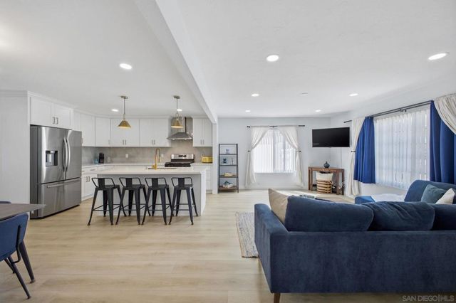 11131 Tyrolean Way, San Diego, CA 92126