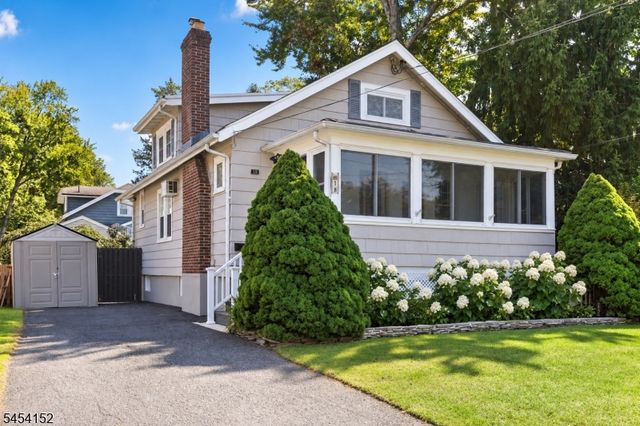 18 Stewart Pl, Fanwood Boro, NJ 07023