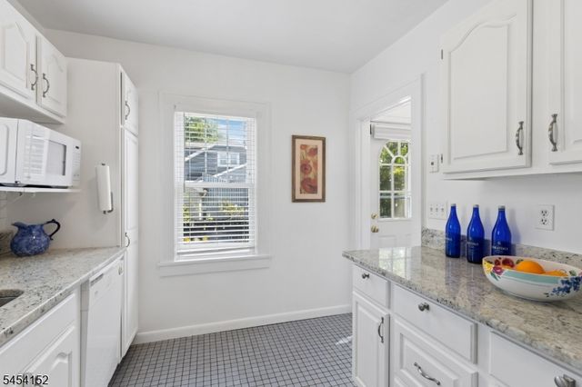 18 Stewart Pl, Fanwood Boro, NJ 07023