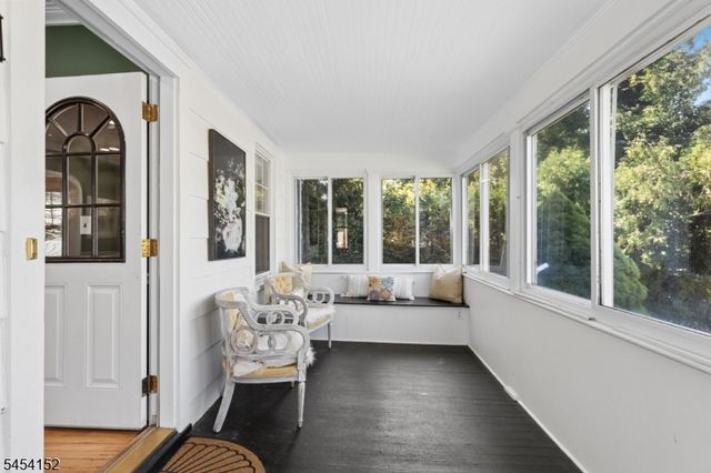 18 Stewart Pl, Fanwood Boro, NJ 07023