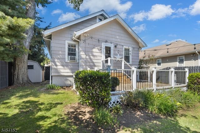 18 Stewart Pl, Fanwood Boro, NJ 07023