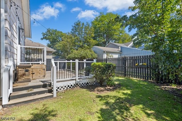 18 Stewart Pl, Fanwood Boro, NJ 07023