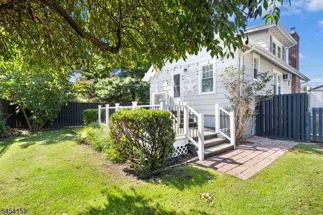 18 Stewart Pl, Fanwood Boro, NJ 07023