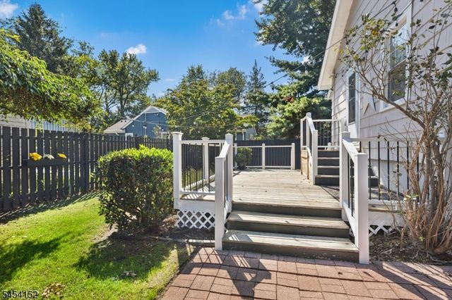 18 Stewart Pl, Fanwood Boro, NJ 07023