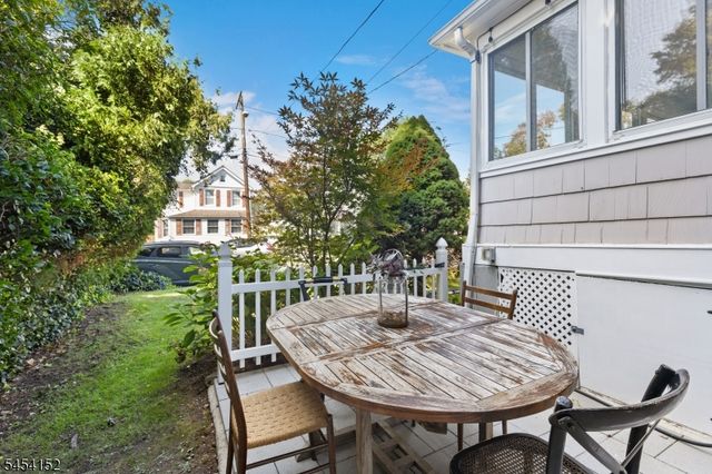 18 Stewart Pl, Fanwood Boro, NJ 07023
