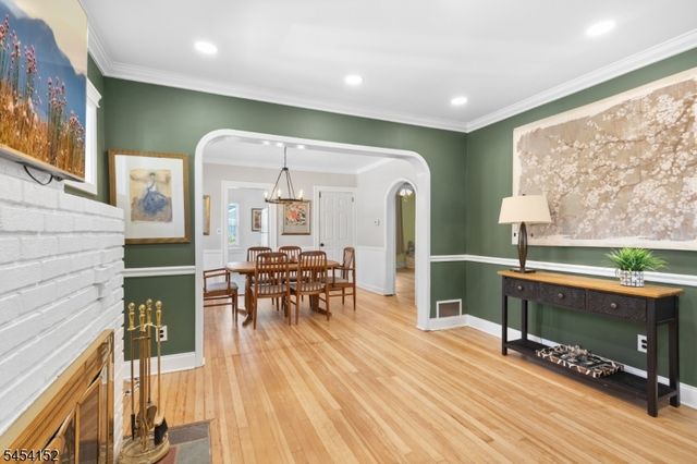 18 Stewart Pl, Fanwood Boro, NJ 07023
