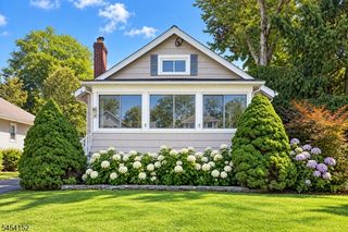 18 Stewart Pl, Fanwood Boro, NJ 07023