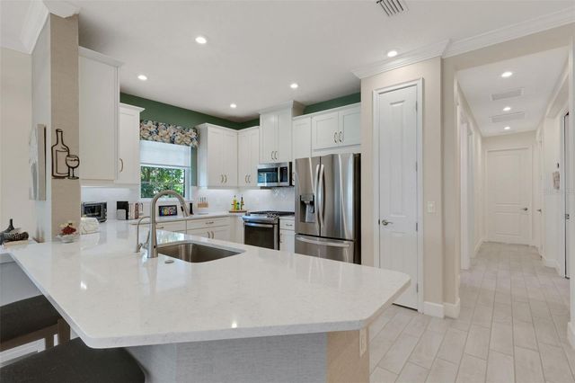 6324 PLATEAU COURT, Bradenton, FL 34203