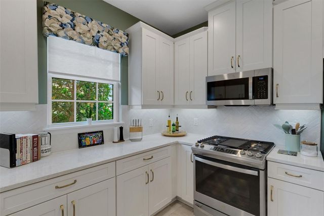 6324 PLATEAU COURT, Bradenton, FL 34203
