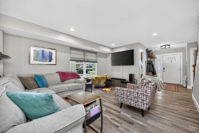 3572 Bevis Avenue, Cincinnati, OH 45207