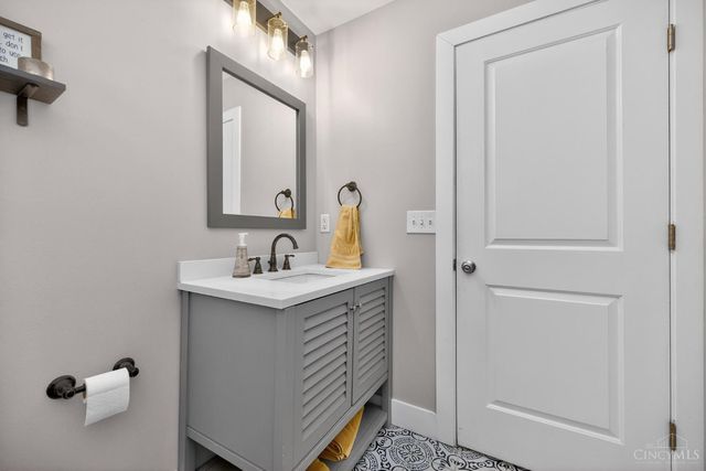 3572 Bevis Avenue, Cincinnati, OH 45207